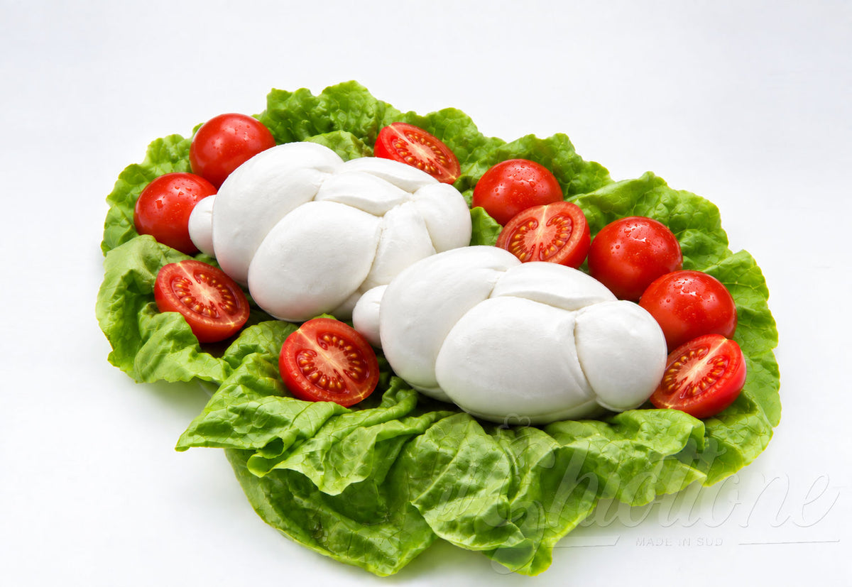 Treccine di mozzarella di bufala