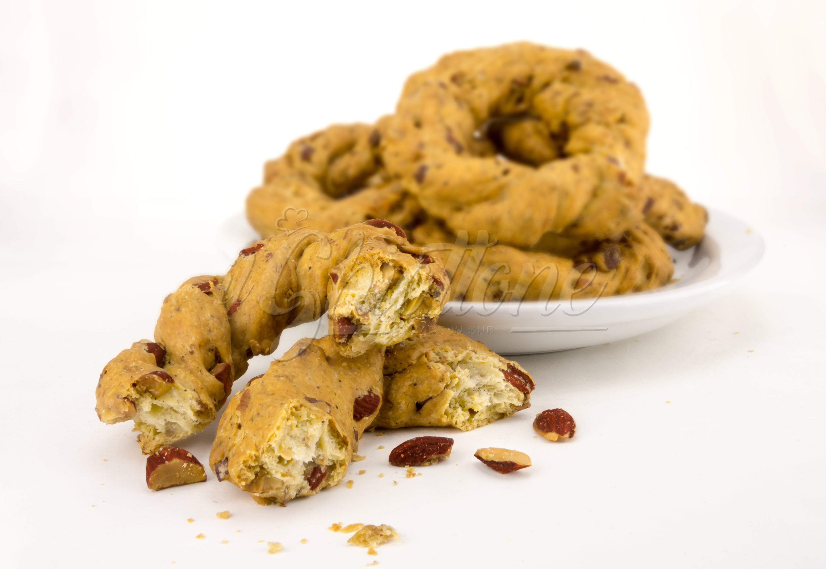 Taralli mandorle + sugna + pepe 1