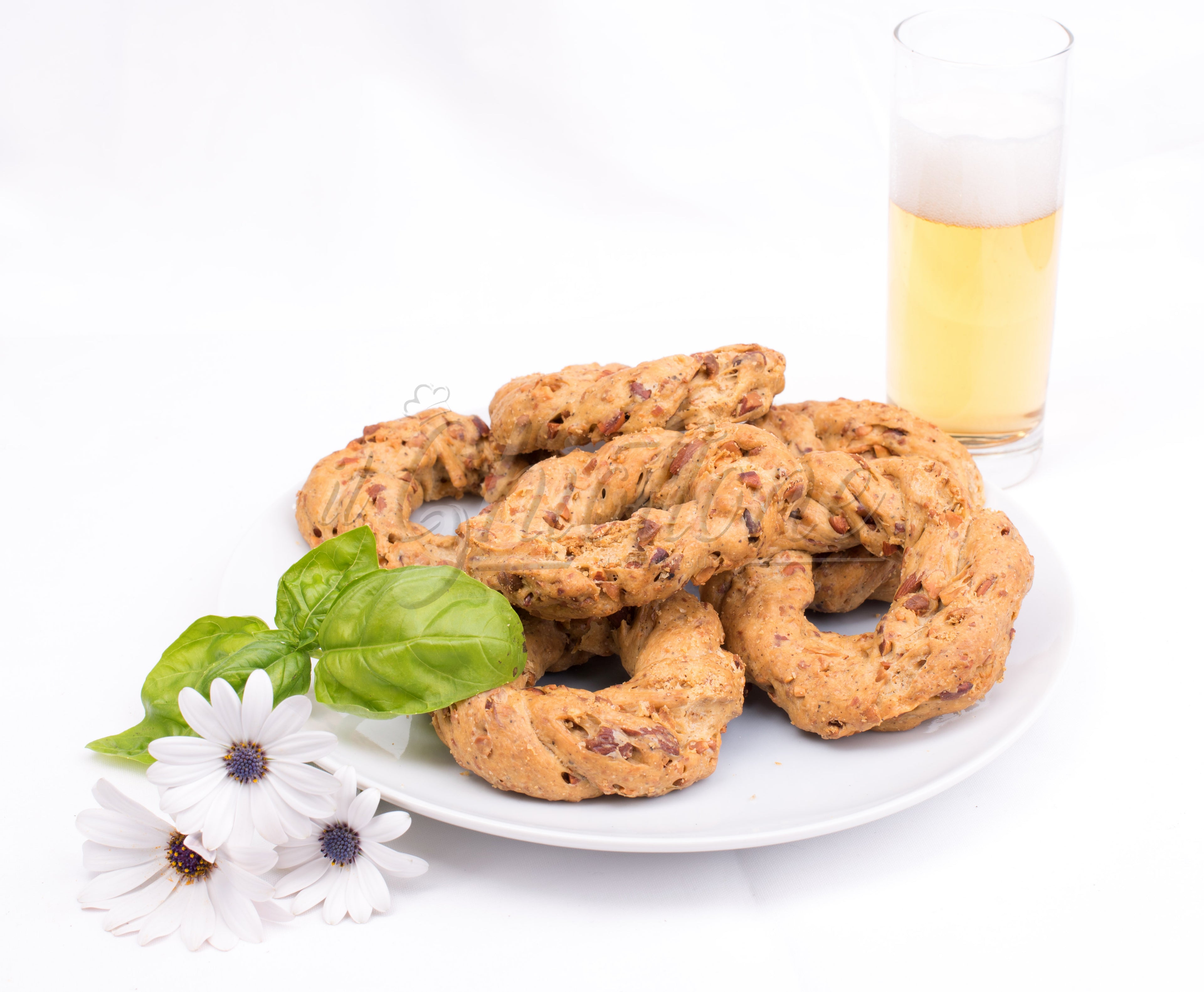 Taralli mandorle + sugna + pepe 2